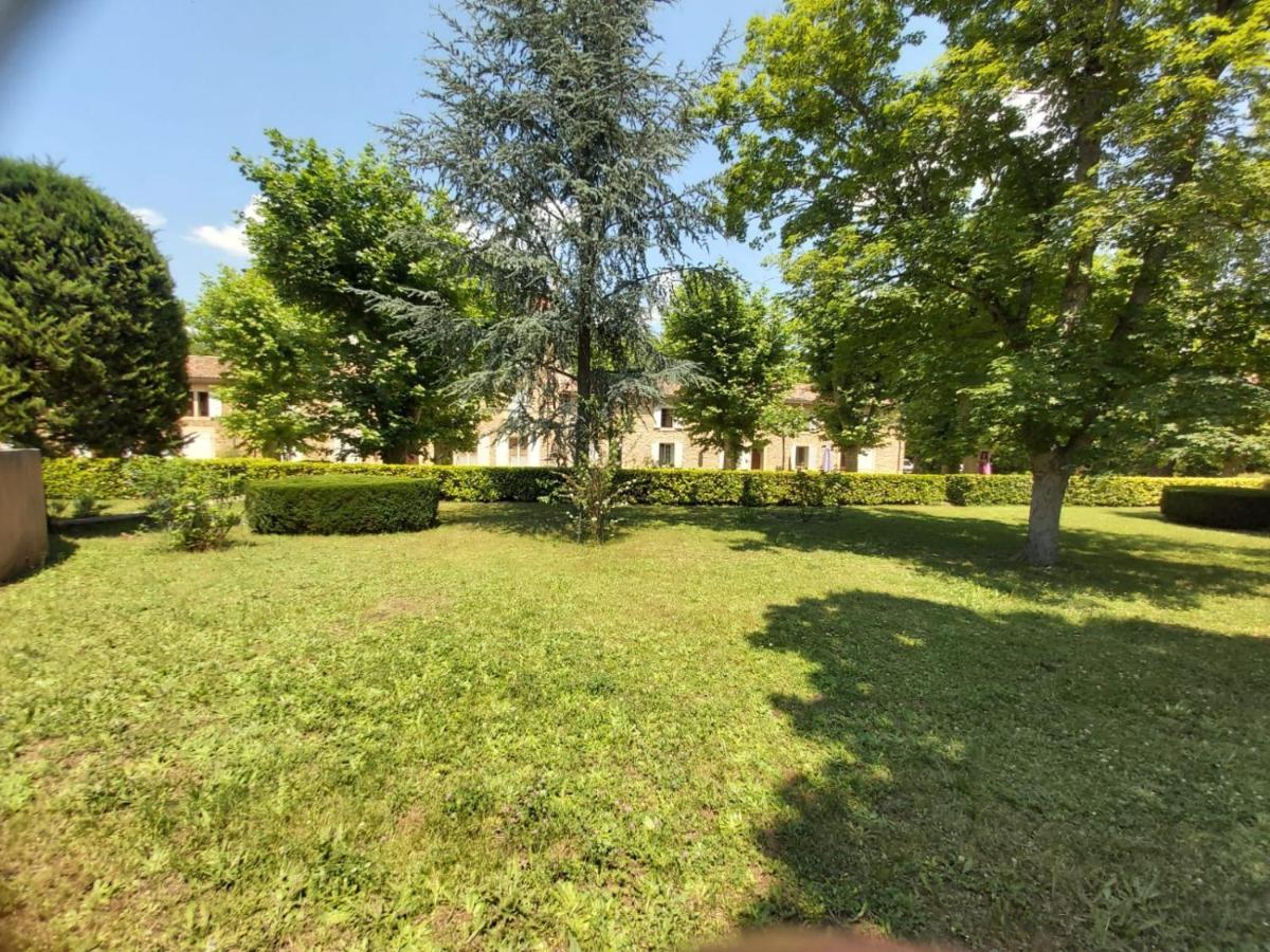 Eblouissant Appartement Au Calme D'Une Residence Avec Piscine Idealement Situe Au Pied Du Colorado Provencal Dans Le Prestigieux Luberon Rustrel Bagian luar foto