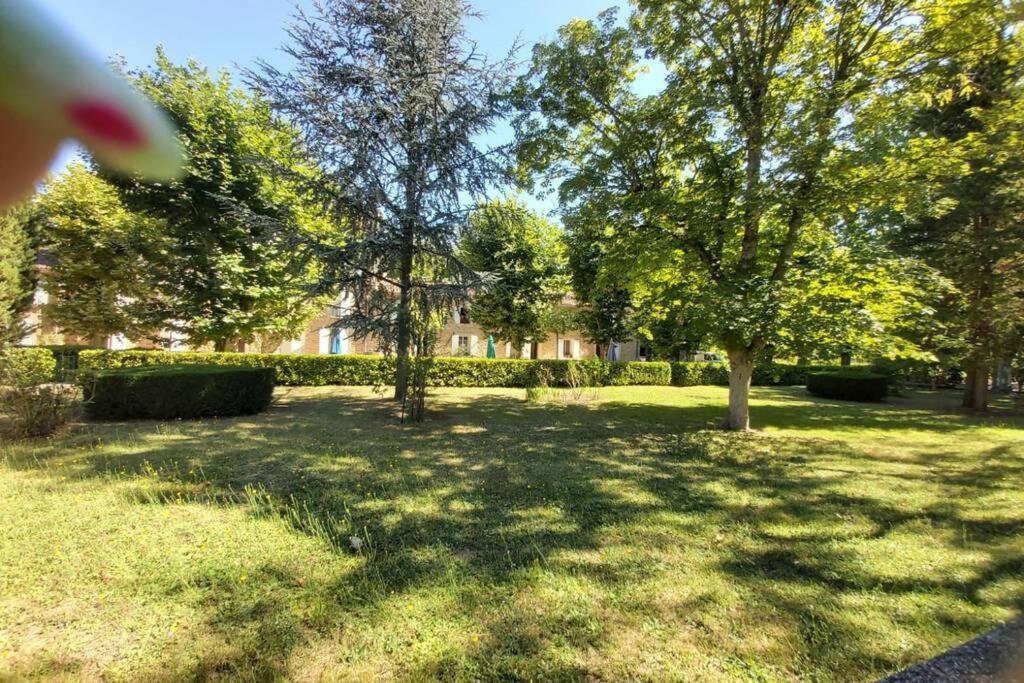 Eblouissant Appartement Au Calme D'Une Residence Avec Piscine Idealement Situe Au Pied Du Colorado Provencal Dans Le Prestigieux Luberon Rustrel Bagian luar foto