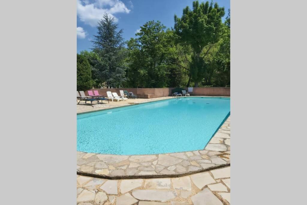 Eblouissant Appartement Au Calme D'Une Residence Avec Piscine Idealement Situe Au Pied Du Colorado Provencal Dans Le Prestigieux Luberon Rustrel Bagian luar foto